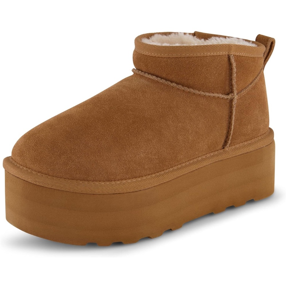 Like new Cushionaire platform mini shearling boot